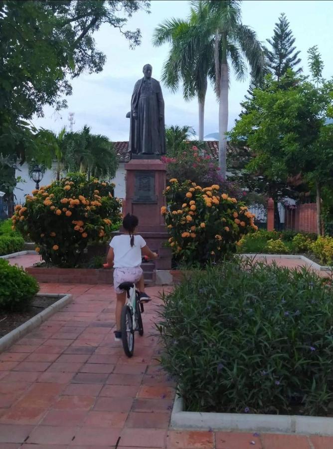 Hospedaje Casa Tellos Santa Fe de Antioquia Esterno foto